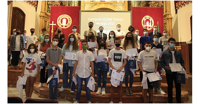 La UCAM premia a diez jóvenes por sus proyectos de realidad aumentada y virtual - 3, Foto 3