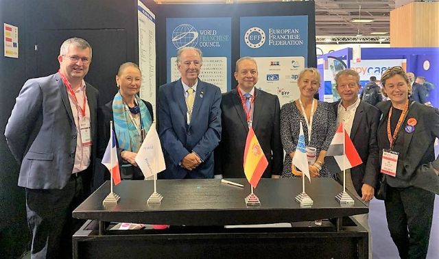 La AEF otorga un reconocimiento a Chantal Zimmer en el Salón de la Franquicia de París - 2, Foto 2