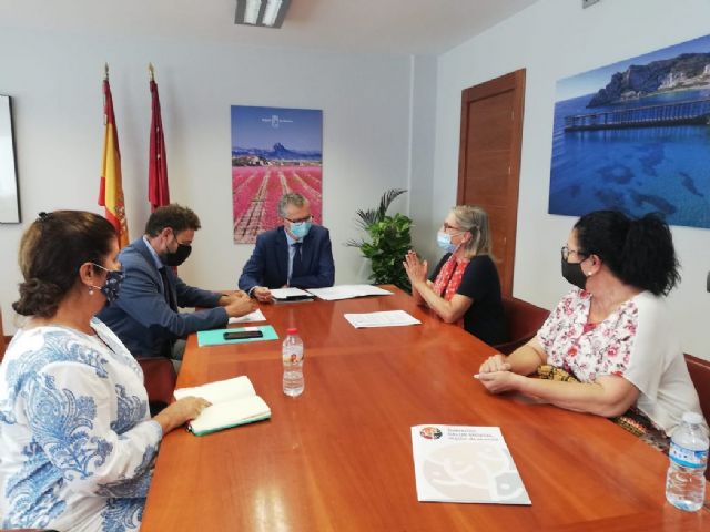 Paralizadas las concentraciones: el Gobierno Regional tiende la mano a la Federación Salud Mental Región de Murcia - 1, Foto 1