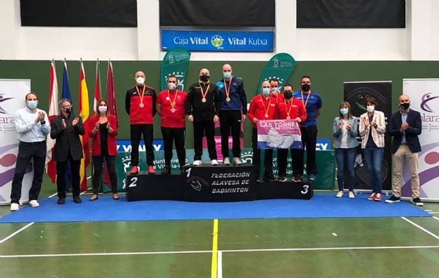 Dos oros y cincos bronces para el Bádminton Las Torres en el campeonato de España senior - 3, Foto 3