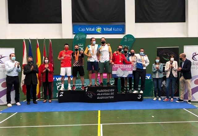 Dos oros y cincos bronces para el Bádminton Las Torres en el campeonato de España senior - 4, Foto 4