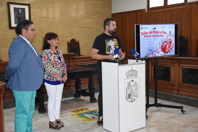 El Ayuntamiento de Calasparra presenta una nueva edición del taller ‘Pulso y Púa. Música tradicional’ - 1, Foto 1
