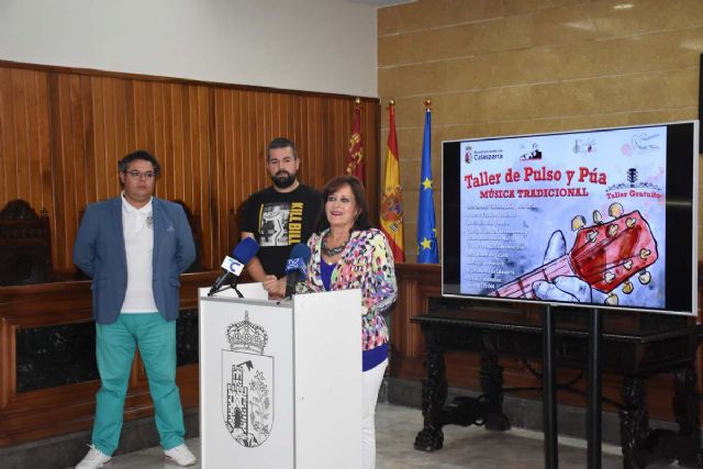 El Ayuntamiento de Calasparra presenta una nueva edición del taller ‘Pulso y Púa. Música tradicional’ - 2, Foto 2