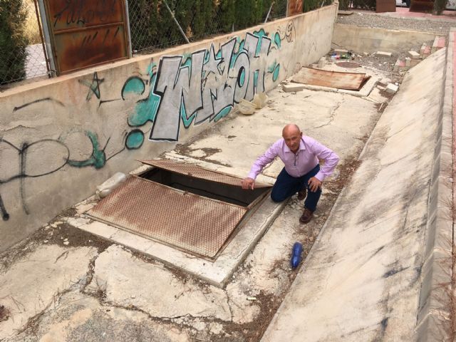 IU-V exige la construcción de un colector que conecte a la red de saneamiento la urbanización Infanta Leonor de Marchena - 1, Foto 1