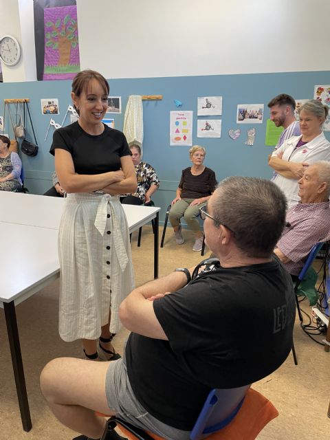 La Alcaldesa y el Concejal de Bienestar Social han visitado el Centro de día del municipio de Bullas y a la Asociación ALZHAD con el fin de mantener un contacto estrecho con estas dependencias y desearles felices fiestas - 4, Foto 4