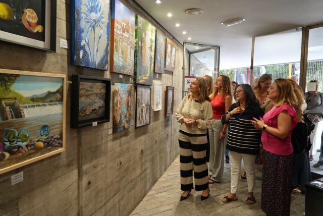 Los centros sociales del IMAS exponen sus obras artísticas para conmemorar el Día Internacional del Mayor - 2, Foto 2