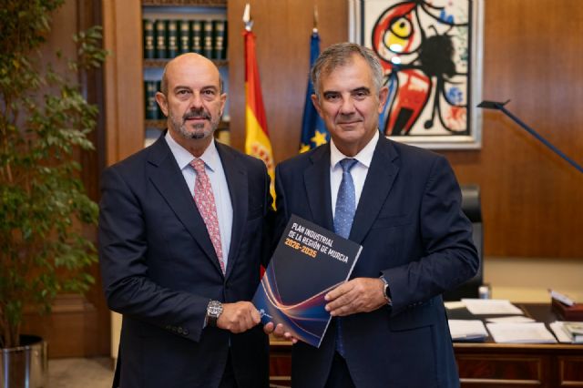 El Gobierno regional apuesta por el crecimiento del sector industrial para que los jóvenes puedan construir su futuro en la Región - 2, Foto 2