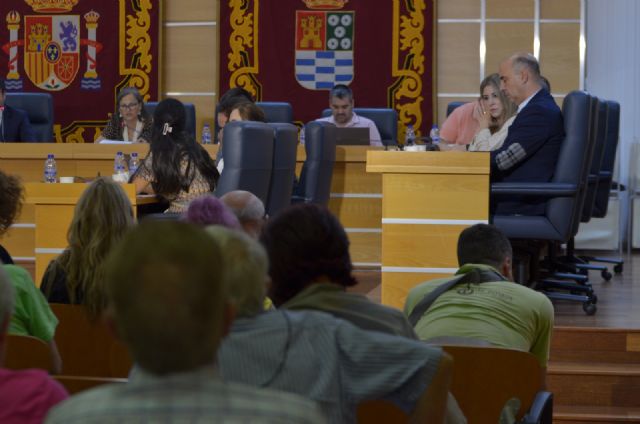 El Gobierno local tumba las tres iniciativas presentadas en el Pleno para aliviar la carga fiscal, mantener la inserci�n laboral y recuperar equipamientos p�blicos sin uso