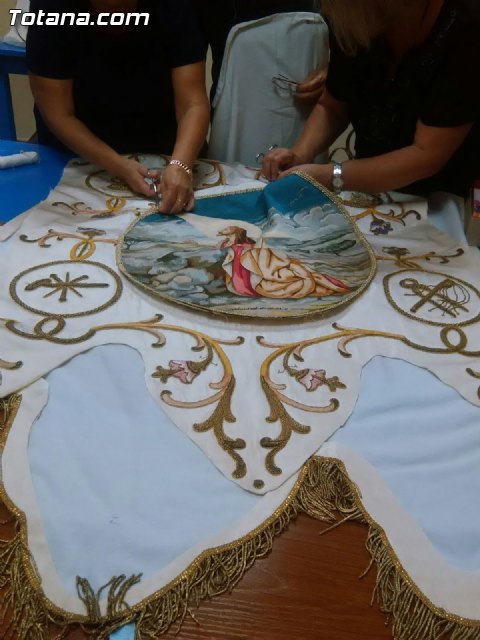 El taller de bordado organizado por la Hermandad de la Oración en el Huerto marcha a buen ritmo - 4, Foto 4