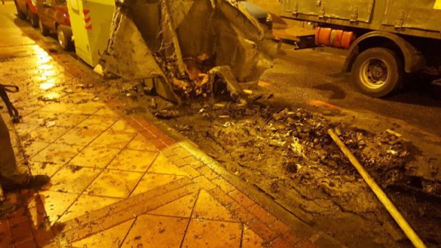 Nueva oleada de incendios de contenedores en el centro de Murcia - 2, Foto 2