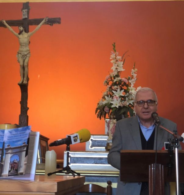 El cronista Juan Cánovas Mulero presenta el Cuadernillo sobre el Cementerio Municipal 