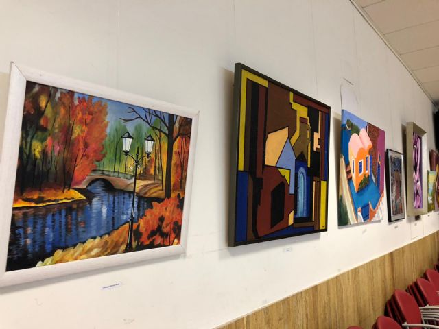 La exposición ´Los mayores también pintan´ permite contemplar 31 obras realizadas por socios de estos centros municipales - 3, Foto 3