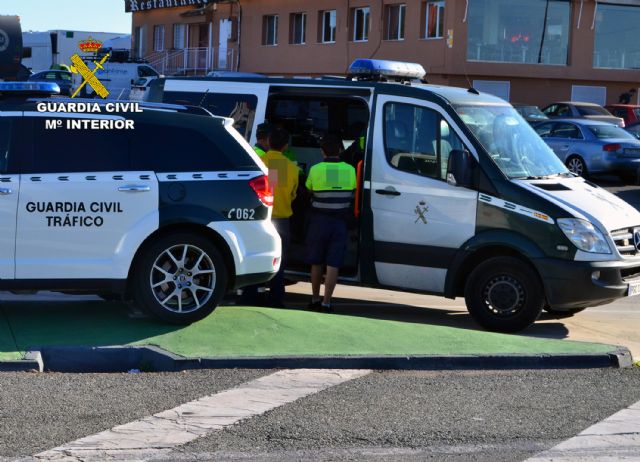 La Guardia Civil detiene a un camionero que quintuplicaba la tasa de alcoholemia permitida - 4, Foto 4