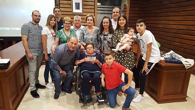 Encarnación Pérez Barquero recibe un emotivo homenaje a la Mujer Rural 2019 - 1, Foto 1