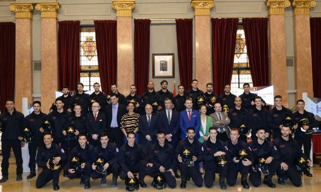 La Glorieta acoge la toma de posesión de 30 bomberos que comenzarán su labor profesional en noviembre - 3, Foto 3