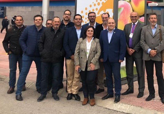 Pascual Lucas traslada personalmente al ministro de Agricultura las bondades del melocotón ciezano en su visita a Fruit Attraction - 1, Foto 1