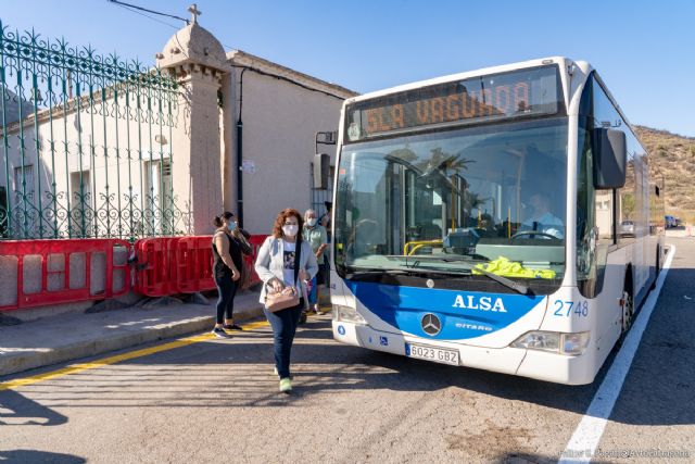 El transporte urbano refuerza sus servicios con motivo de la festividad de Todos los Santos - 1, Foto 1