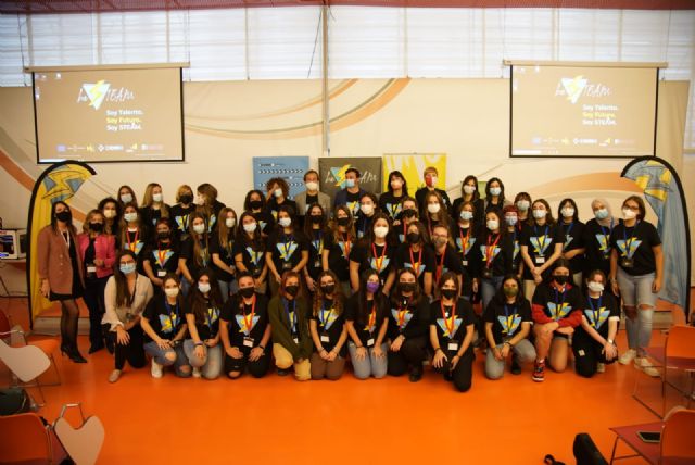 CEEIM, CEEIC e IDEA promueven las profesiones científico-tecnológicas entre 50 niñas de la Región de Murcia - 1, Foto 1