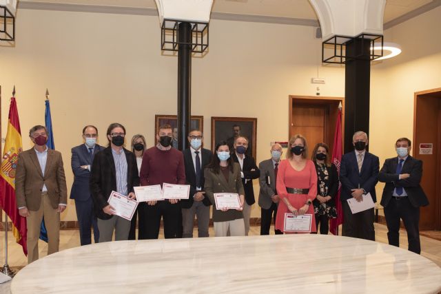 La UMU entrega los premios al Mejor Trabajo Fin de Grado o Fin de Máster sobre Empresa Familiar - 1, Foto 1