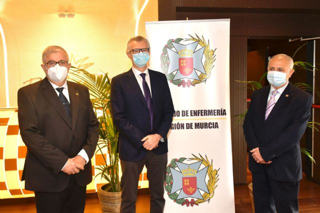El Colegio de Enfermería ha rendido homenaje a las colegiadas y colegiados jubilados en 2020 durante la pandemia - 2, Foto 2
