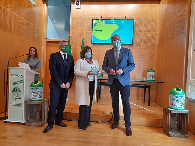 Los hosteleros de San Javier consiguen aumentar en un 24 por ciento la recogida de vidrio durante el pasado verano - 1, Foto 1