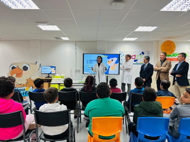 Aguas de Lorca invita a los colegios de Lorca a sumarse a la cuarta edición de la campaña Bebe agua con Grifo - 1, Foto 1