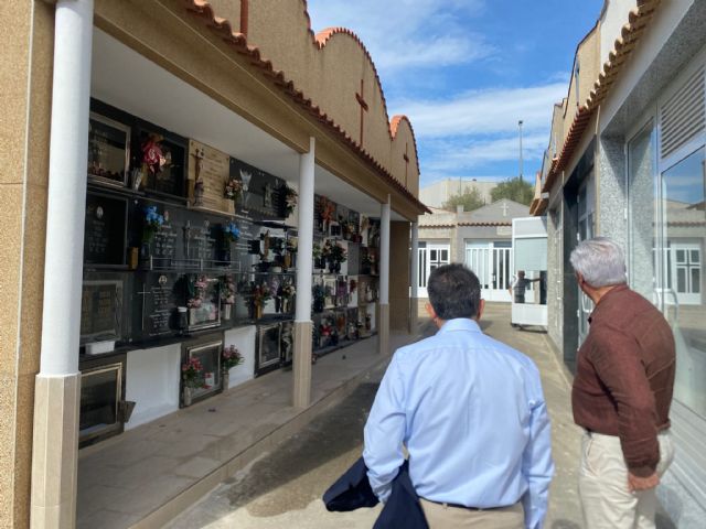 El Ayuntamiento finaliza los trabajos en el Cementerio y pone en marcha el dispositivo especial con motivo de Todos los Santos - 1, Foto 1