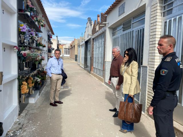 El Ayuntamiento finaliza los trabajos en el Cementerio y pone en marcha el dispositivo especial con motivo de Todos los Santos - 2, Foto 2