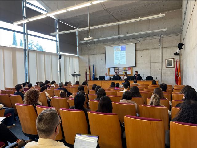 Una jornada sobre oportunidades de empleo en la UE reúne a estudiantes interesados en desarrollar su carrera profesional en Europa - 1, Foto 1
