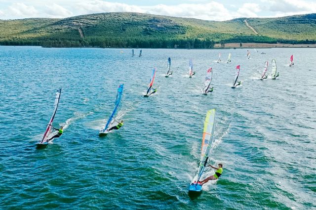 El murciano Alex López ganador absoluto del circuito ibérico de slalom-windsurf 2025 - 4, Foto 4