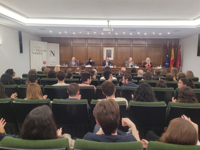 El Rector de la Universidad de Murcia entrega los II Premios de la Cátedra de Derecho Notarial a los mejores Trabajos Fin de Grado y Fin de Máster - 4, Foto 4
