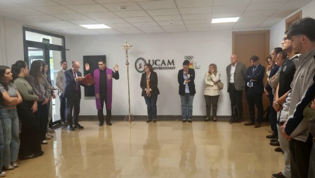 Silencio y oraciones en los campus de la UCAM por las víctimas del accidente ferroviario - 2, Foto 2