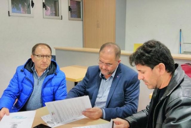 The City Council signs the collaboration agreement with the Association of Neighbors "Santa Isabel" of the High Age for the assignment of the Local Social and Sports Court, Foto 1