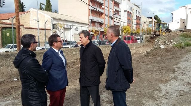 Comienza la construcción de tres paradas de autobús en el centro de Caravaca de la Cruz para acoger la llegada de peregrinos - 1, Foto 1