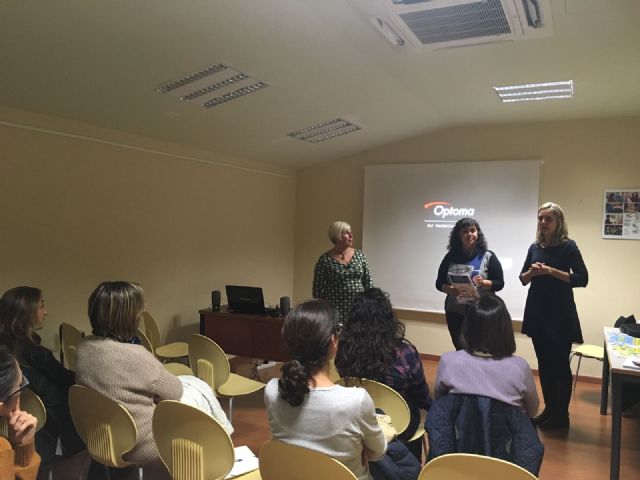 La Escuela Municipal de Familia abordó la educación emocional en su última charla - 1, Foto 1