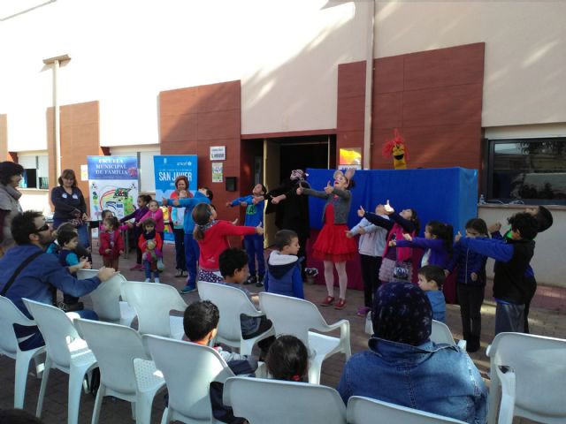 Cincuenta familias acudieron a jugar juntos convocados por la Escuela Municipal de Familia, en El Mirador - 1, Foto 1