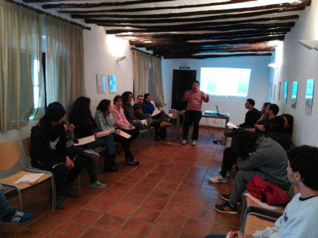 El Grupo Promotor del Plan de Juventud de Molina de Segura acuerda la creación de seis áreas de trabajo para impulsar actuaciones dirigidas a jóvenes - 2, Foto 2