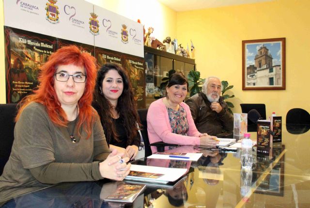 Más de 200 artesanos y numerosos espectáculos trasladan a Caravaca a su pasado medieval - 2, Foto 2