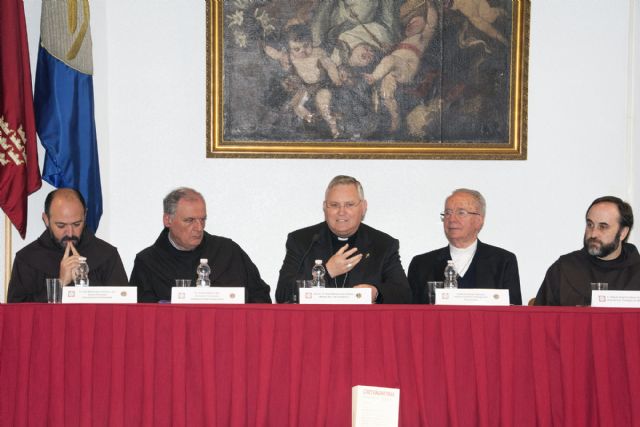 El franciscano Víctor Sánchez recibe un homenaje en el día del patrón del ITM - 2, Foto 2