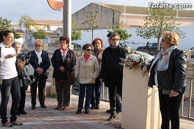 Caminata contra la Violencia de Género organizada por la asociación “Amas de Casa, Consumidores y Usuarios Tres Avemarías”, Foto 3