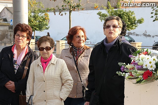 Caminata contra la Violencia de Género organizada por la asociación “Amas de Casa, Consumidores y Usuarios Tres Avemarías”, Foto 5
