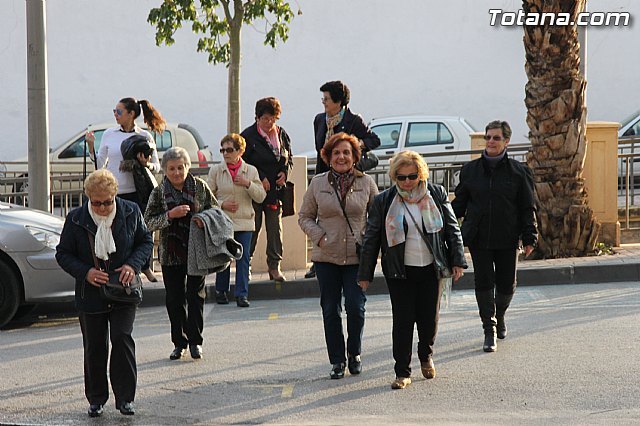 Caminata contra la Violencia de Género organizada por la asociación “Amas de Casa, Consumidores y Usuarios Tres Avemarías”, Foto 9