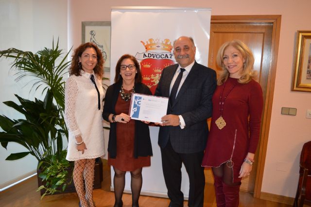 María Dolores Navarro Esteban recibe el premio del Concurso de Microrrelatos de Abogados - 3, Foto 3