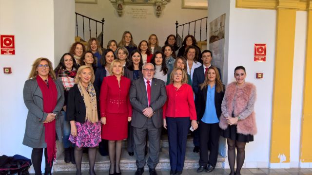 Las mujeres deben estar por sus competencias o eficiencia y no por una cuota - 1, Foto 1