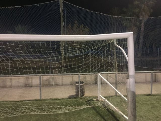 El PSOE pide al Equipo de Gobierno que priorice las obras en el campo de fútbol de Sangonera la Verde que usan a diario 200 niños - 2, Foto 2