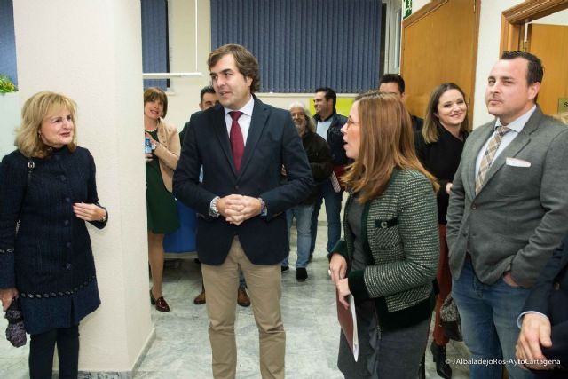 La alcaldesa informa a los representantes de la COEC sobre las medidas fiscales y de impulso al emprendimiento para 2018 - 1, Foto 1