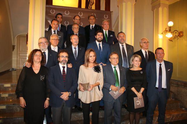 Fernando López Miras preside el acto de entrega de los premios Laureles de Murcia, que otorga el Colegio de Periodistas de la Región - 1, Foto 1