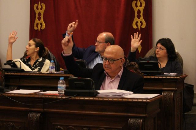 Cs pone la primera piedra para aumentar la seguridad vial en la calle Ramón y Cajal y en el entorno del colegio Vicente de Paúl - 1, Foto 1