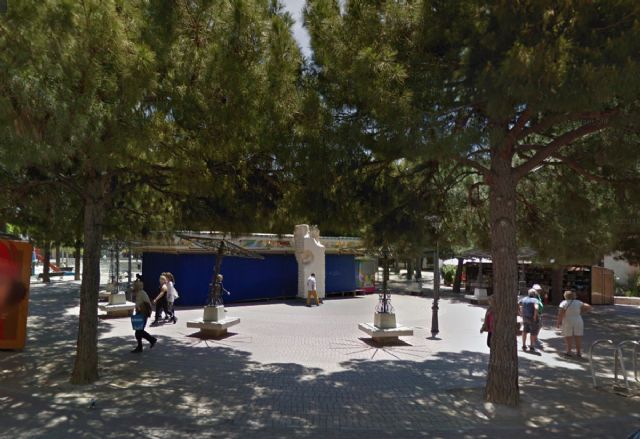 La plaza de Juan XXIII contará con tres áreas de juegos infantiles: aire, agua y tierra - 1, Foto 1