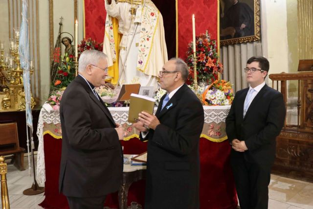 Mons. Lorca, Fiel Contraste de Honor de la Asociación Cultural Universitaria San Eloy de los Plateros - 1, Foto 1